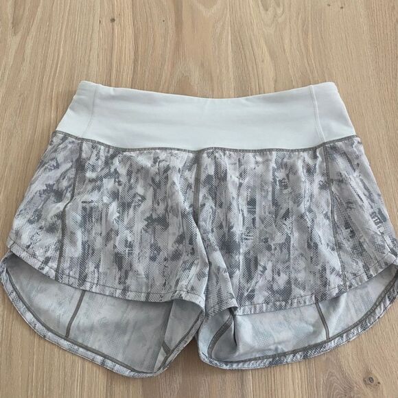 NWOT Lululemon Speed Up Short Long *4" Updated Fit City Breeze Alpine White Mult - Picture 1 of 4